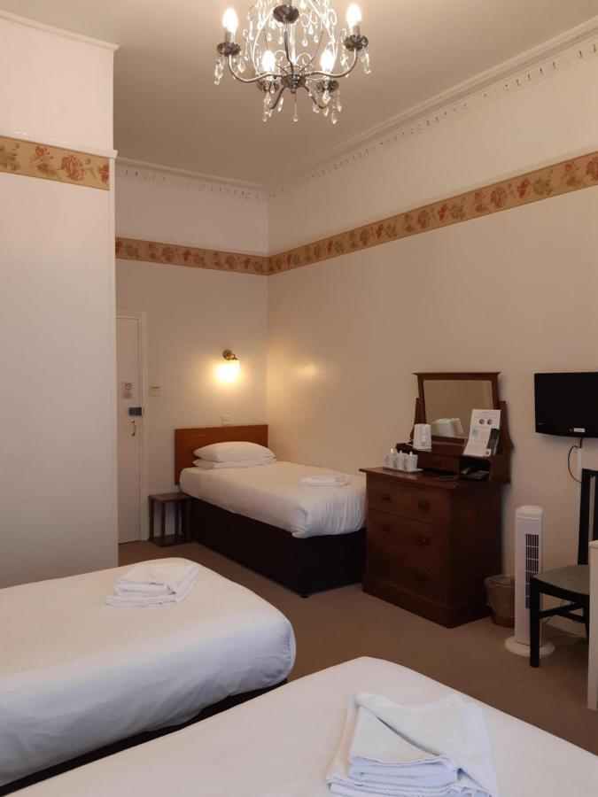 Crescent Hotel Londen Buitenkant foto