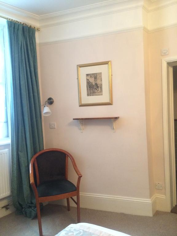 Crescent Hotel Londen Buitenkant foto